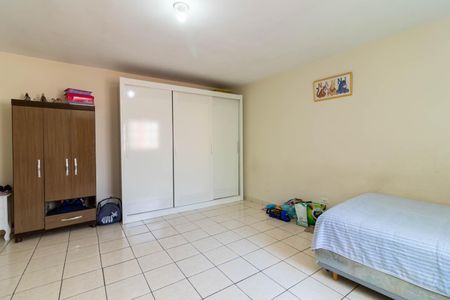 Casa à venda com 230m², 4 quartos e 4 vagas Casa à venda com 230m², 4 quartos e 4 vagasQuarto 4