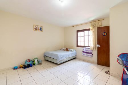 Casa à venda com 230m², 4 quartos e 4 vagas Casa à venda com 230m², 4 quartos e 4 vagasQuarto 4