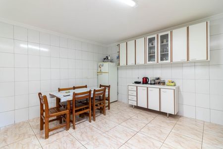 Casa à venda com 230m², 4 quartos e 4 vagas Casa à venda com 230m², 4 quartos e 4 vagasCozinha