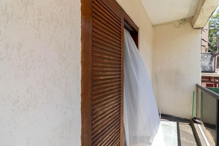 Casa à venda com 230m², 4 quartos e 4 vagas Casa à venda com 230m², 4 quartos e 4 vagasVaranda da Suíte 1