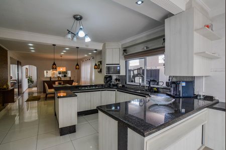 Casa à venda com 300m², 3 quartos e 5 vagasCozinha