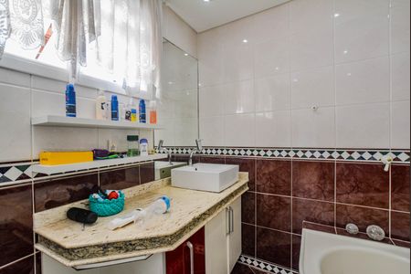 Casa à venda com 300m², 3 quartos e 5 vagasBanheiro da Suíte 1