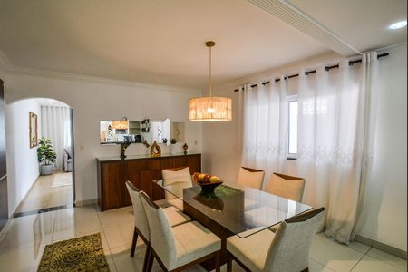 Casa à venda com 300m², 3 quartos e 5 vagasCopa