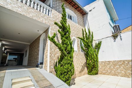 Casa à venda com 300m², 3 quartos e 5 vagasEntrada