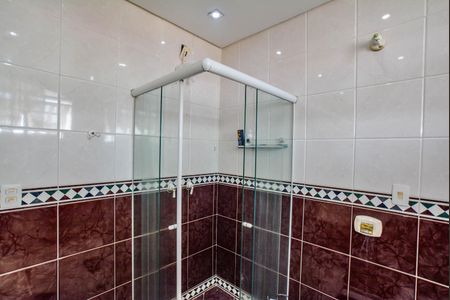 Casa à venda com 300m², 3 quartos e 5 vagasBanheiro da Suíte 1