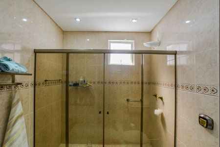 Casa à venda com 300m², 3 quartos e 5 vagasBanheiro da Suíte 2