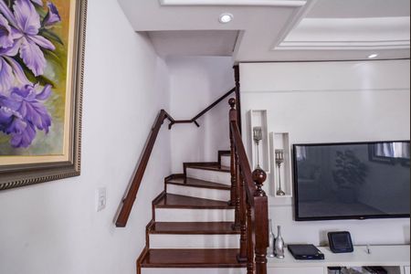 Casa à venda com 300m², 3 quartos e 5 vagasEscada