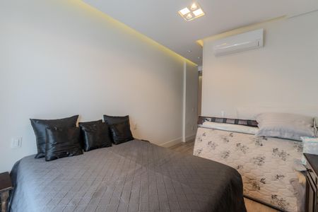Apartamento à venda com 240m², 4 quartos e 1 vaga Apartamento à venda com 240m², 4 quartos e 1 vagaSuíte 2