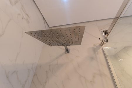 Apartamento à venda com 240m², 4 quartos e 1 vaga Apartamento à venda com 240m², 4 quartos e 1 vagaBanheiro da Suíte 2