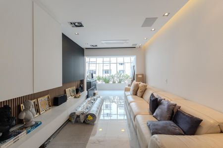 Apartamento à venda com 240m², 4 quartos e 1 vaga Apartamento à venda com 240m², 4 quartos e 1 vagaSala