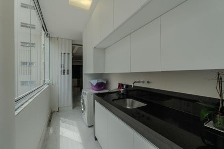 Apartamento à venda com 240m², 4 quartos e 1 vaga Apartamento à venda com 240m², 4 quartos e 1 vagaÁrea de Serviço