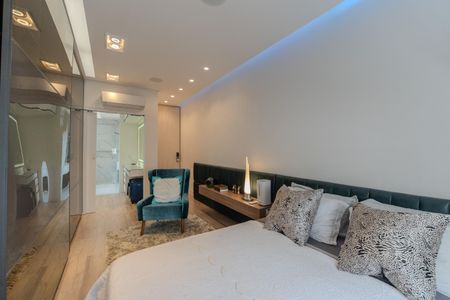Apartamento à venda com 240m², 4 quartos e 1 vaga Apartamento à venda com 240m², 4 quartos e 1 vagaSuíte 3