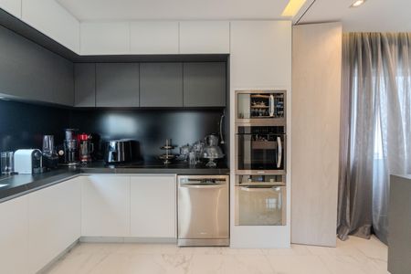 Apartamento à venda com 240m², 4 quartos e 1 vaga Apartamento à venda com 240m², 4 quartos e 1 vagaCozinha