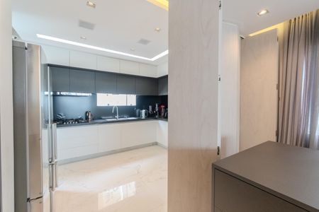 Apartamento à venda com 240m², 4 quartos e 1 vaga Apartamento à venda com 240m², 4 quartos e 1 vagaCozinha
