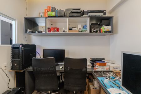 Apartamento à venda com 240m², 4 quartos e 1 vaga Apartamento à venda com 240m², 4 quartos e 1 vagaEscritório