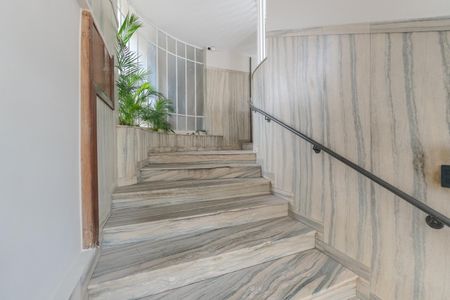 Apartamento à venda com 240m², 4 quartos e 1 vaga Apartamento à venda com 240m², 4 quartos e 1 vagaHall de entrada