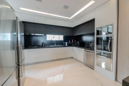 Apartamento à venda com 240m², 4 quartos e 1 vaga Apartamento à venda com 240m², 4 quartos e 1 vagaCozinha