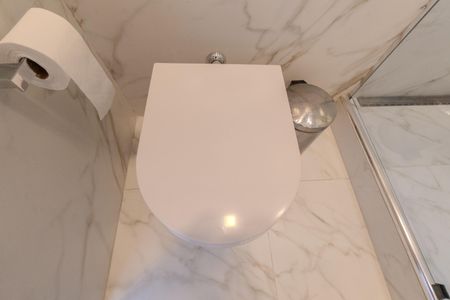 Apartamento à venda com 240m², 4 quartos e 1 vaga Apartamento à venda com 240m², 4 quartos e 1 vagaBanheiro da Suíte 2