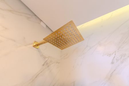 Apartamento à venda com 240m², 4 quartos e 1 vaga Apartamento à venda com 240m², 4 quartos e 1 vagaBanheiro da Suíte 1