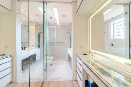 Apartamento à venda com 240m², 4 quartos e 1 vaga Apartamento à venda com 240m², 4 quartos e 1 vagaBanheiro da Suíte 3