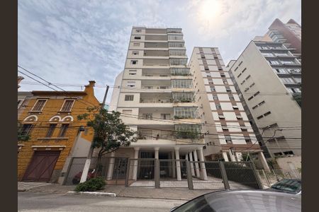 Apartamento à venda com 240m², 4 quartos e 1 vaga Apartamento à venda com 240m², 4 quartos e 1 vagaFachada