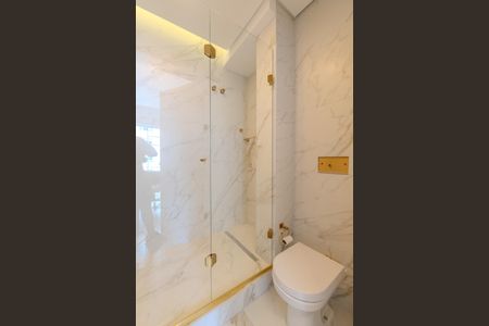 Apartamento à venda com 240m², 4 quartos e 1 vaga Apartamento à venda com 240m², 4 quartos e 1 vagaBanheiro da Suíte 1