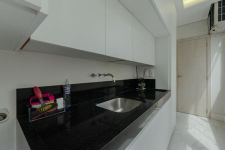 Apartamento à venda com 240m², 4 quartos e 1 vaga Apartamento à venda com 240m², 4 quartos e 1 vagaÁrea de Serviço