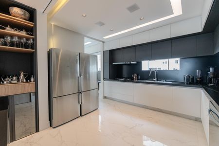 Apartamento à venda com 240m², 4 quartos e 1 vaga Apartamento à venda com 240m², 4 quartos e 1 vagaCozinha