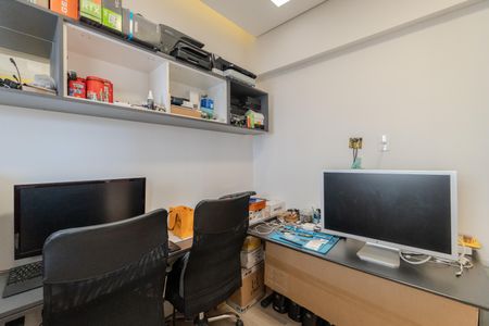 Apartamento à venda com 240m², 4 quartos e 1 vaga Apartamento à venda com 240m², 4 quartos e 1 vagaEscritório