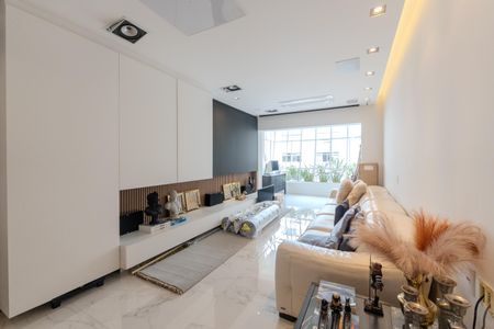Apartamento à venda com 240m², 4 quartos e 1 vaga Apartamento à venda com 240m², 4 quartos e 1 vagaSala