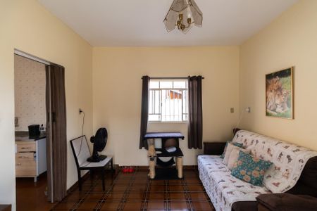 Casa à venda com 203m², 2 quartos e 3 vagas Casa à venda com 203m², 2 quartos e 3 vagasSala