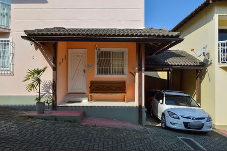 Casa de condomínio à venda com 125m², 3 quartos e 2 vagas Casa de condomínio à venda com 125m², 3 quartos e 2 vagasFachada da Casa