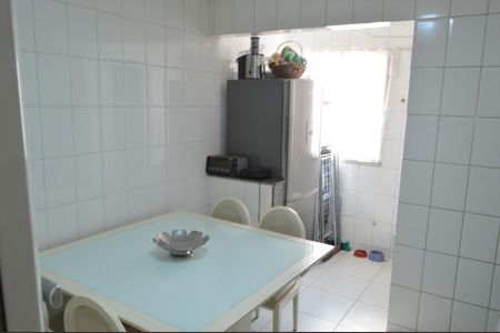 Casa de condomínio à venda com 125m², 3 quartos e 2 vagas Casa de condomínio à venda com 125m², 3 quartos e 2 vagasCozinha