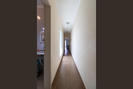 Casa à venda com 60m², 3 quartos e 3 vagasCorredor 