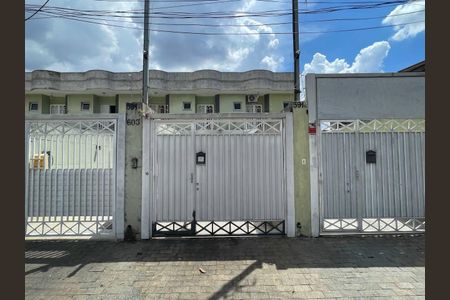 Casa à venda com 60m², 3 quartos e 3 vagasFachada