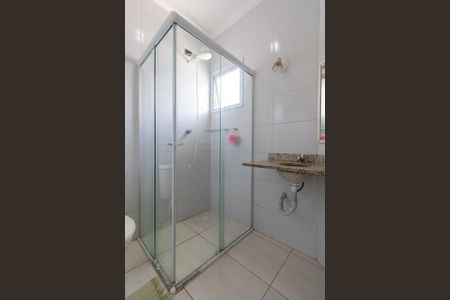 Casa à venda com 60m², 3 quartos e 3 vagasBanheiro Suíte 