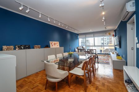 Apartamento à venda com 140m², 2 quartos e 1 vaga Apartamento à venda com 140m², 2 quartos e 1 vagaSala