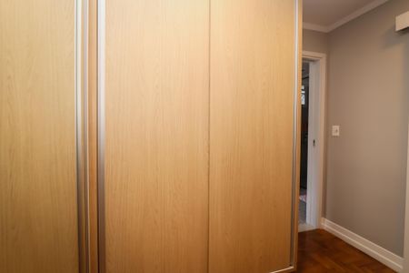 Apartamento à venda com 140m², 2 quartos e 1 vaga Apartamento à venda com 140m², 2 quartos e 1 vagaCloset da Suite