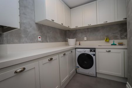 Apartamento à venda com 140m², 2 quartos e 1 vaga Apartamento à venda com 140m², 2 quartos e 1 vagaLavanderia