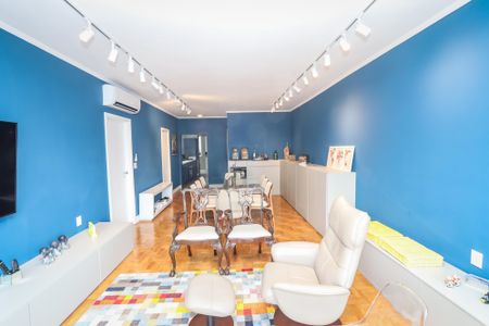 Apartamento à venda com 140m², 2 quartos e 1 vaga Apartamento à venda com 140m², 2 quartos e 1 vagaSala