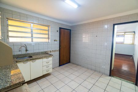 Casa para alugar com 70m², 2 quartos e 2 vagas Casa para alugar com 70m², 2 quartos e 2 vagasCozinha