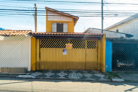 Casa para alugar com 70m², 2 quartos e 2 vagas Casa para alugar com 70m², 2 quartos e 2 vagasFachada