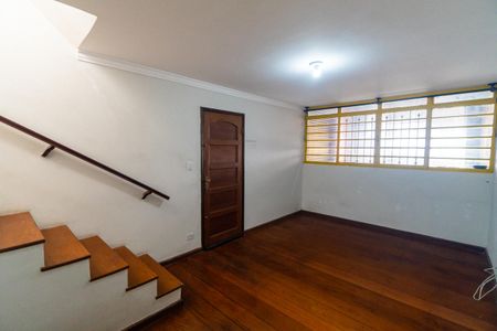 Casa para alugar com 70m², 2 quartos e 2 vagas Casa para alugar com 70m², 2 quartos e 2 vagasSala