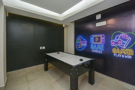 Casa para alugar com 45m², 2 quartos e 1 vaga Casa para alugar com 45m², 2 quartos e 1 vagaSalão de jogos