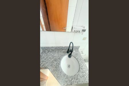 Casa à venda com 198m², 3 quartos e 3 vagasBanheiro