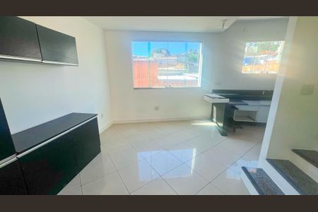 Casa à venda com 198m², 3 quartos e 3 vagasSala