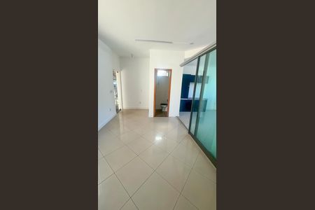 Casa à venda com 198m², 3 quartos e 3 vagasSala