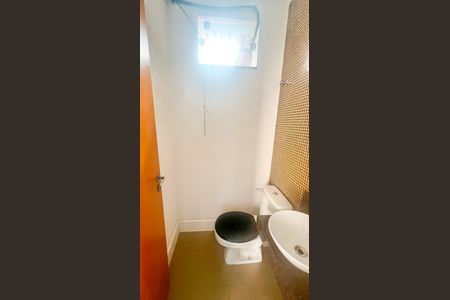 Casa à venda com 198m², 3 quartos e 3 vagasBanheiro