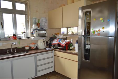 Casa à venda com 350m², 4 quartos e 3 vagasCozinha