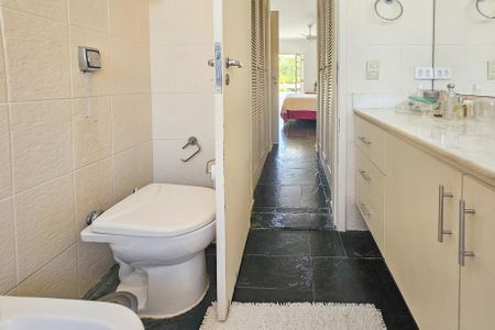 Apartamento para alugar com 350m², 4 quartos e 2 vagasBanheiro da Suíte 2